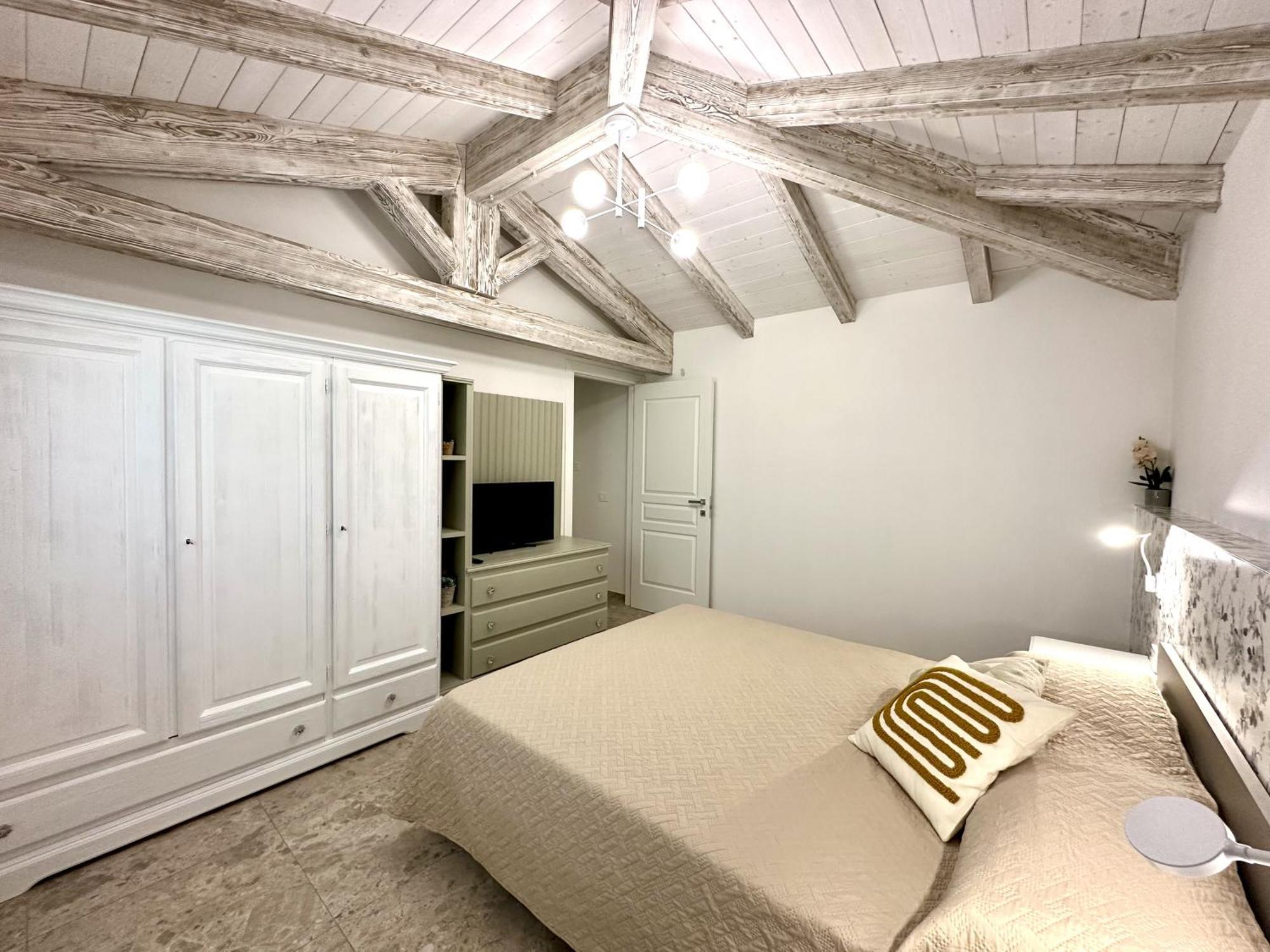 Villa Smeraldo 卡斯蒂亚达斯 外观 照片